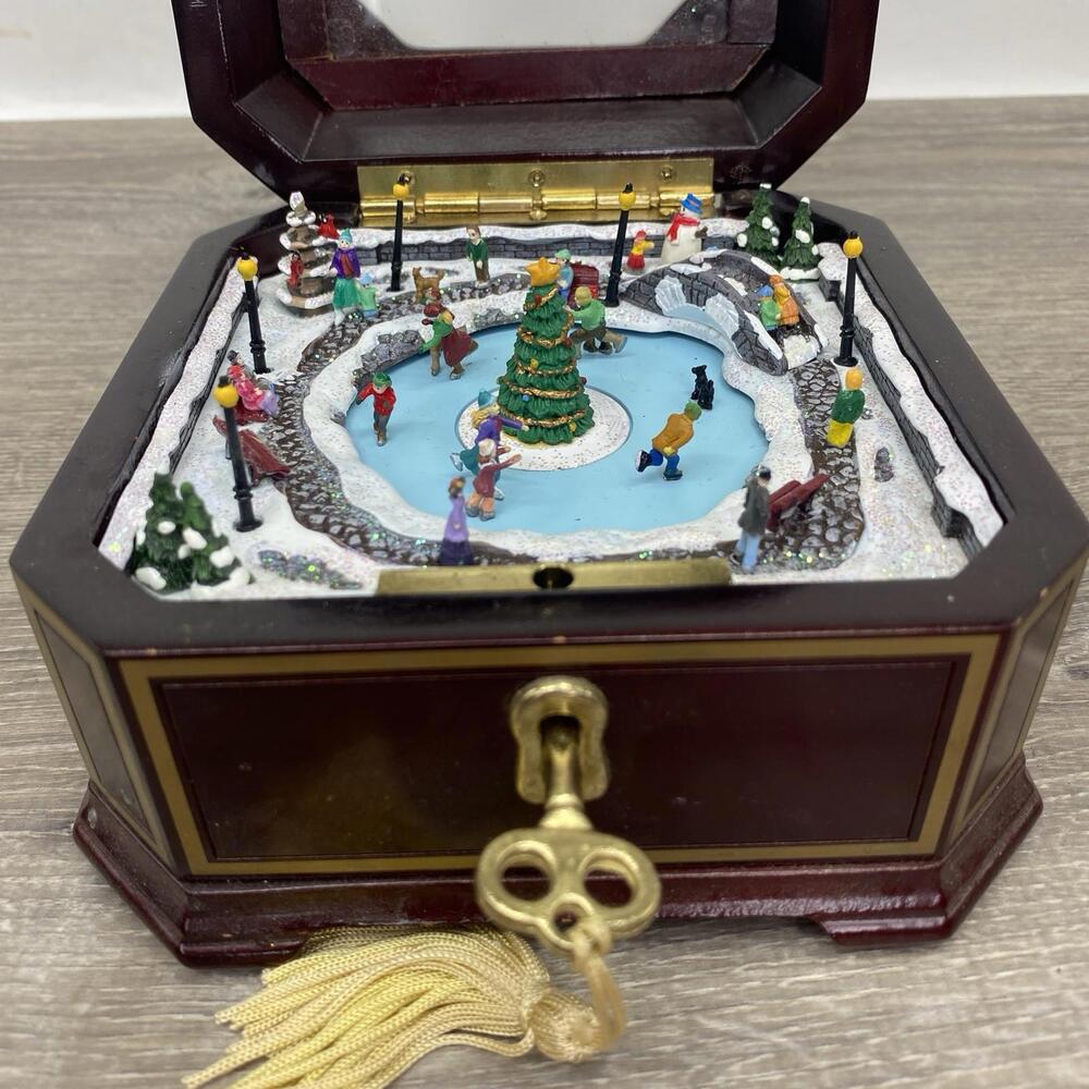 Mr. Christmas Animated Musical Holiday Village Scene Music Box w Key Ice Skating